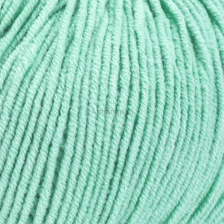 Jeans 81 zoom.jpg